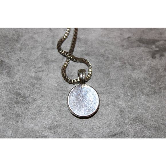 Cute Vintage c1980 Turtle Mood Necklace w/ 24" Silver-Tone Box Chain - Picture 7 of 9